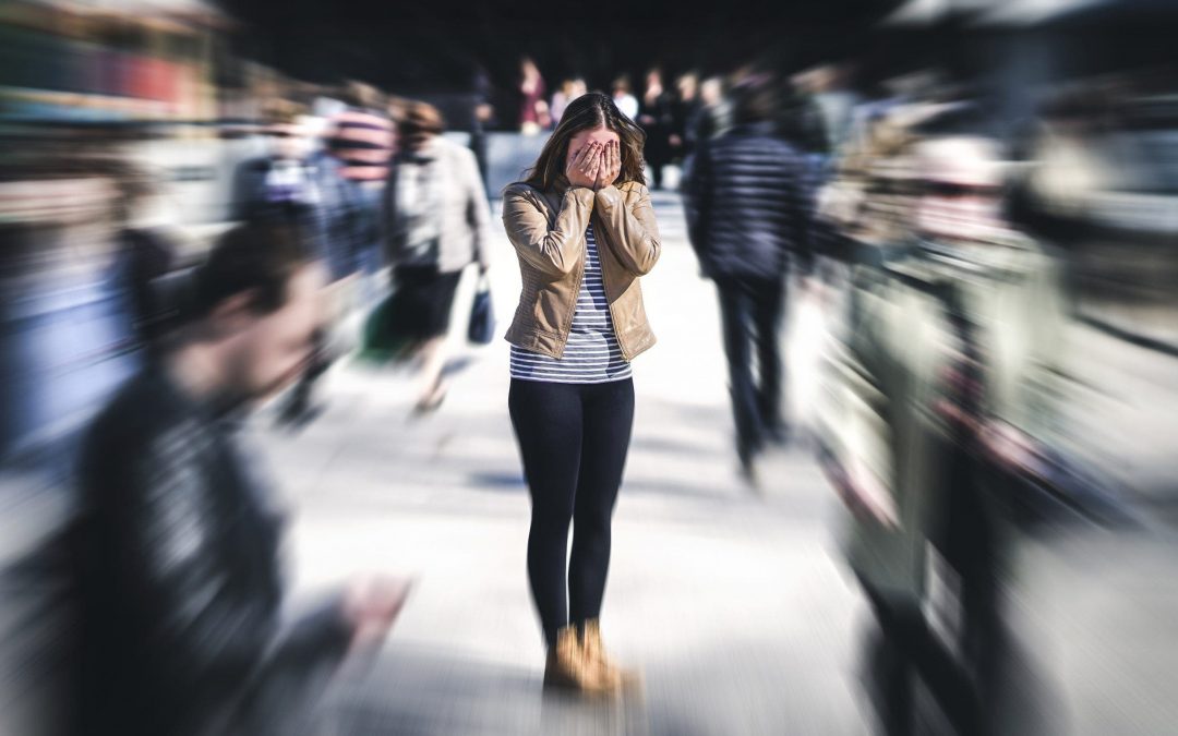 SIGNOS QUE SE DESESPERAN CUANDO HAY MUCHA GENTE A SU ALREDEDOR