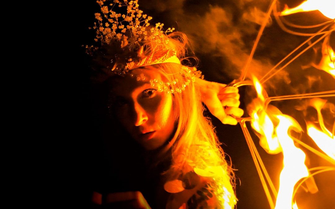 CÓMO ES LA PERSONALIDAD DE LOS SIGNOS DE FUEGO Y POR QUÉ SON TAN INTENSOS