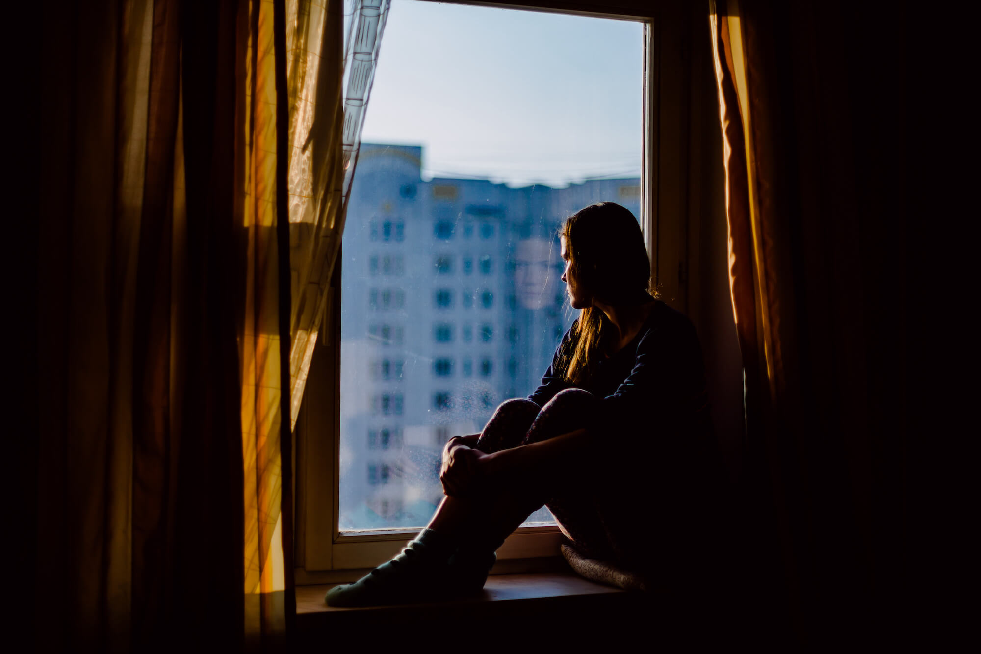 POR QUÉ LE DAS MIL VUELTAS A LAS COSAS EN TUS RELACIONES SEGÚN TU SIGNO