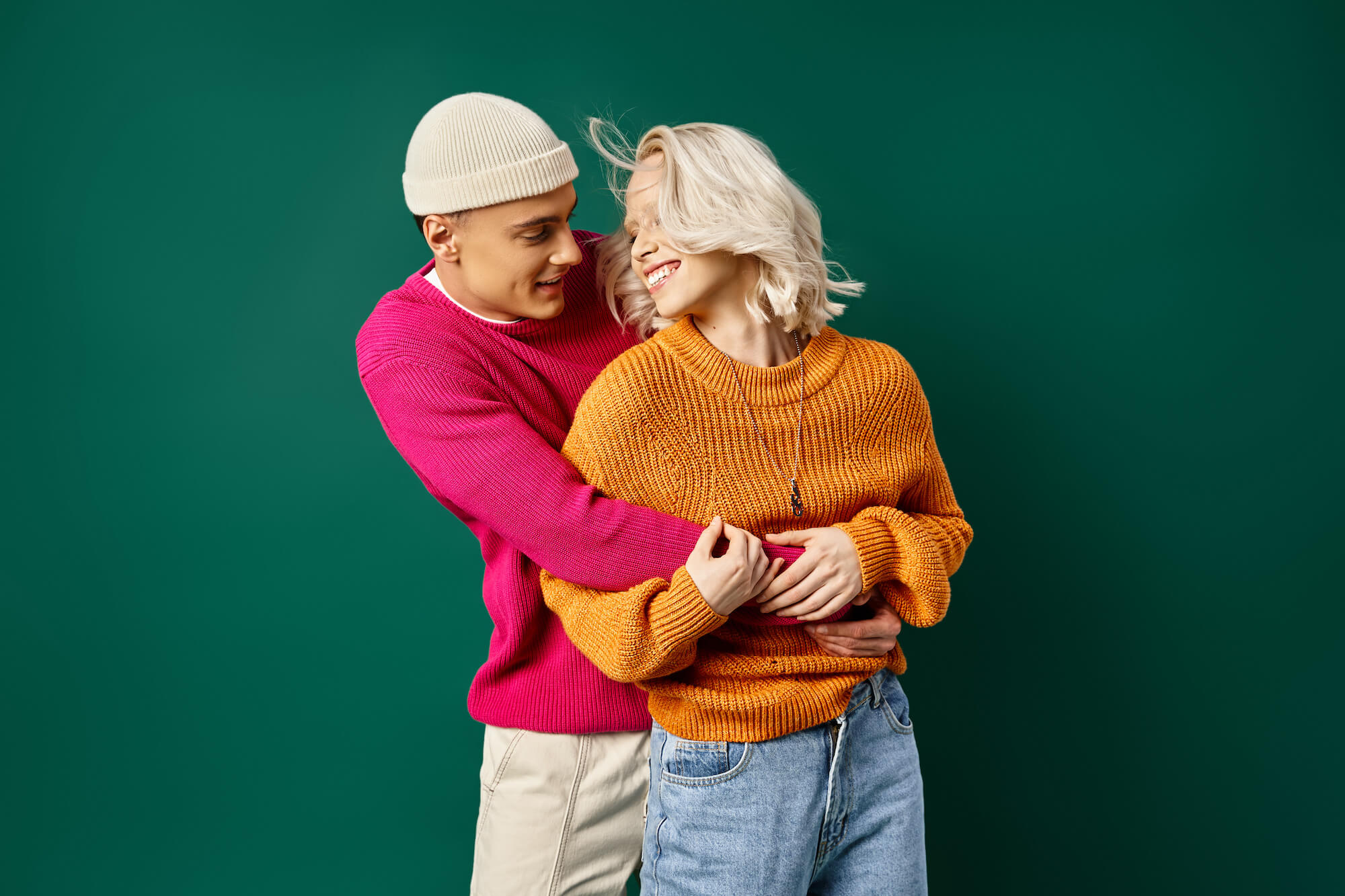PAREJAS DEL ZODIACO QUE MÁS SE RÍEN CUANDO ESTÁN JUNTAS