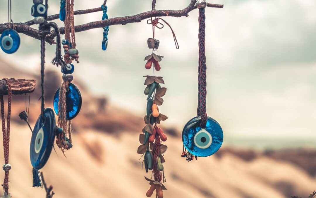 ¿SIENTES QUE TODO TE VA MAL? PODRÍA SER MAL DE OJO (Y AQUÍ SABRÁS CÓMO DETECTARLO)