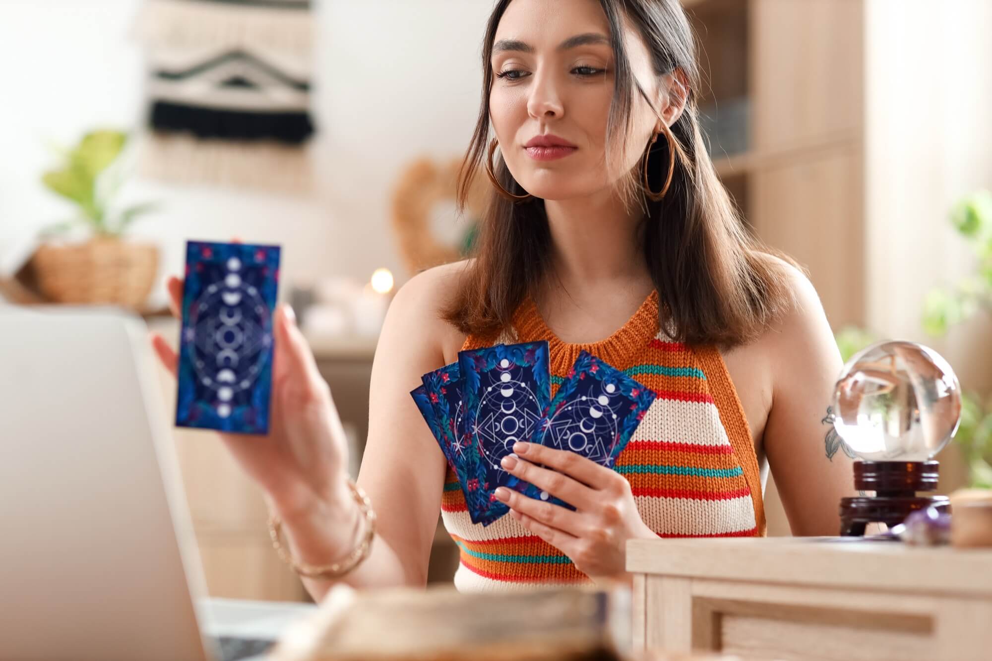 La carta del tarot que define tu fin de semana del 14 y 15 de febrero ...