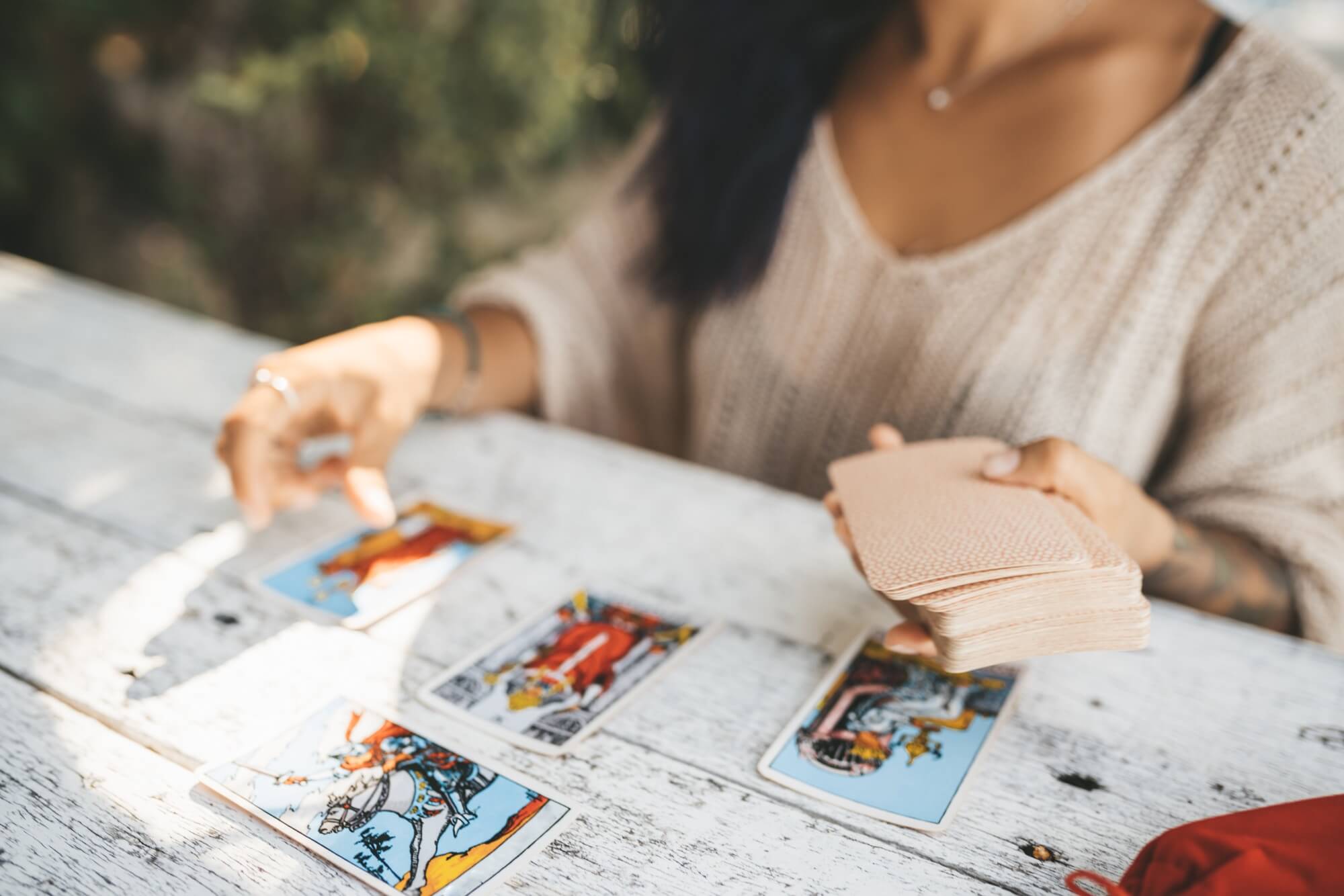 La carta del tarot que define tu vida amorosa en abril según tu signo