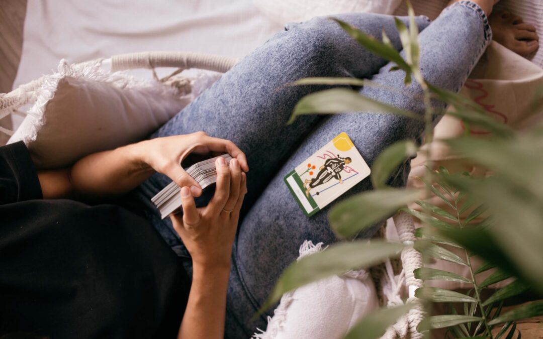 Lo que el tarot quiere que manifiestes durante la Luna Nueva según tu signo